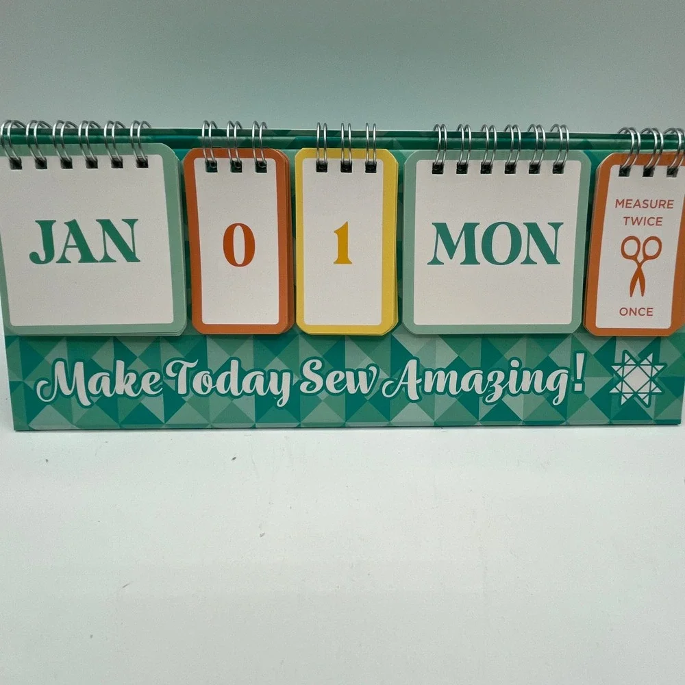 Missouri Star Quilt  Sewing Perpetual Flip Desk Calendar Day Date Decor 10‎ Inch